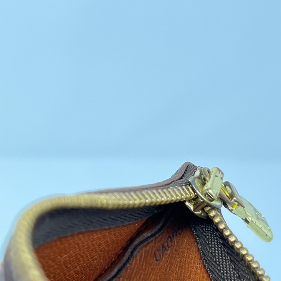 Monogram Key Cles - Picture 6 of 7